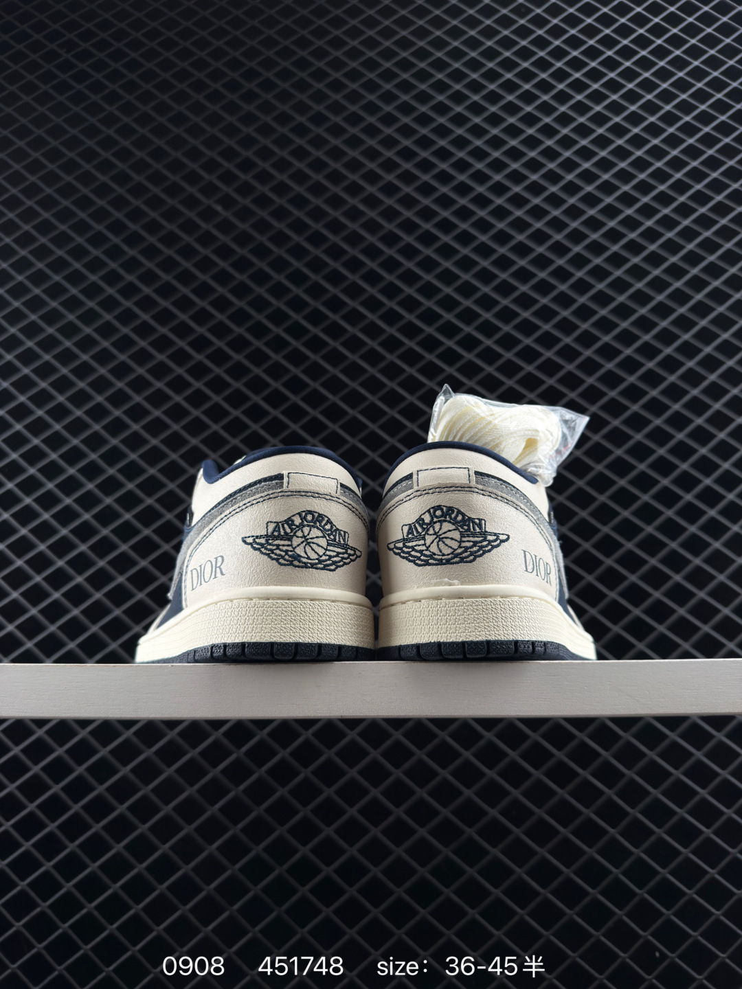 Air Jordan 1 Low supreme